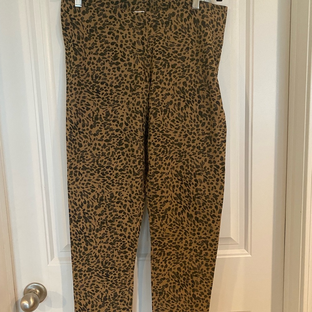 Old Navy leggings size XL Tall cheetah print.